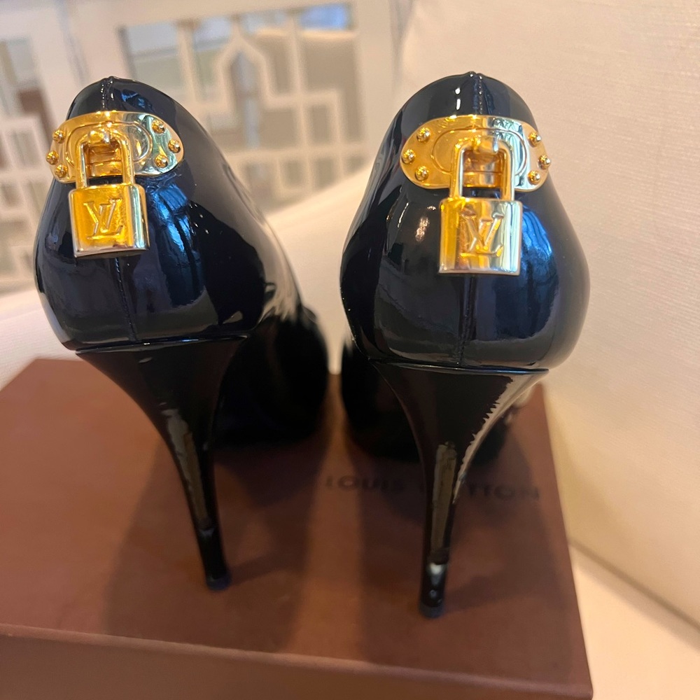 Louis Vuitton Oh Really “Lock” Peep Toe Heels